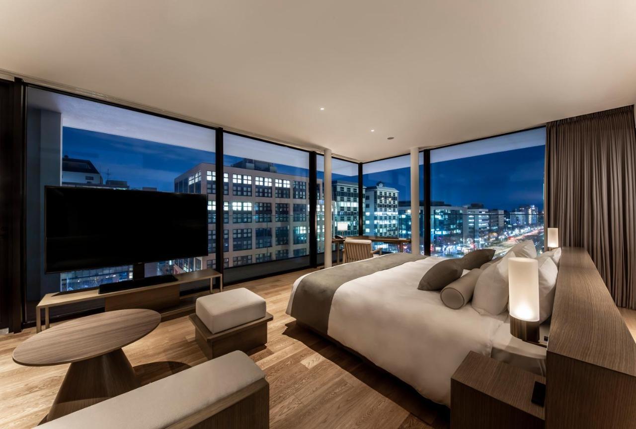 The Royal Park Hotel Iconic Kyōto Esterno foto A bedroom at the hotel