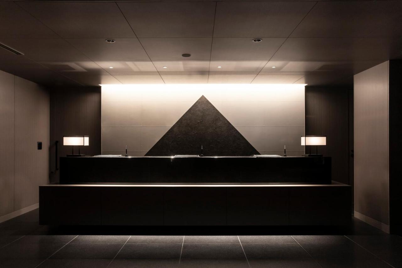 The Royal Park Hotel Iconic Kyōto Esterno foto The reception desk at the 21st Century Museum of Contemporary Art, Kanazawa, Japan