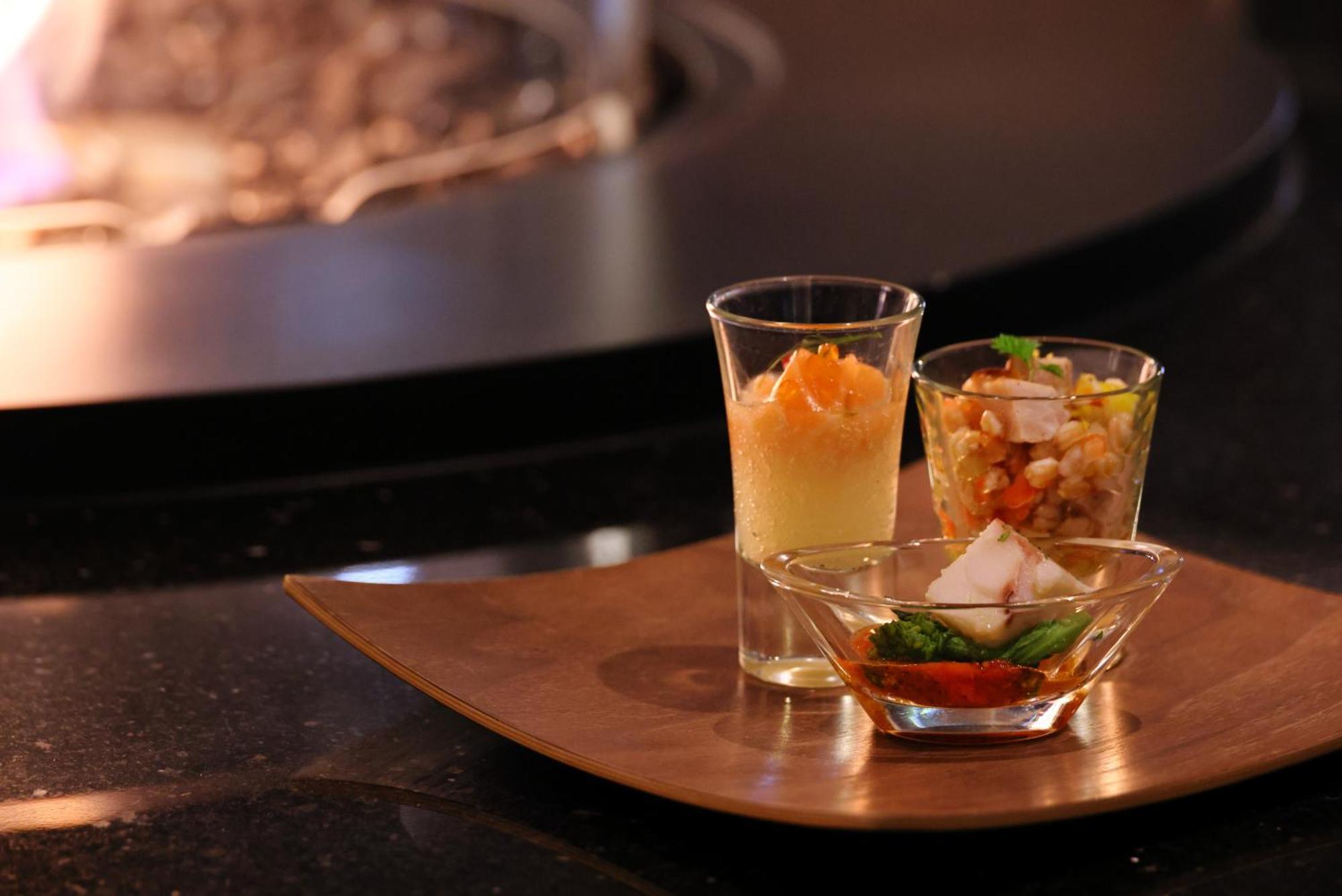 The Royal Park Hotel Iconic Kyōto Esterno foto A selection of amuse-bouches
