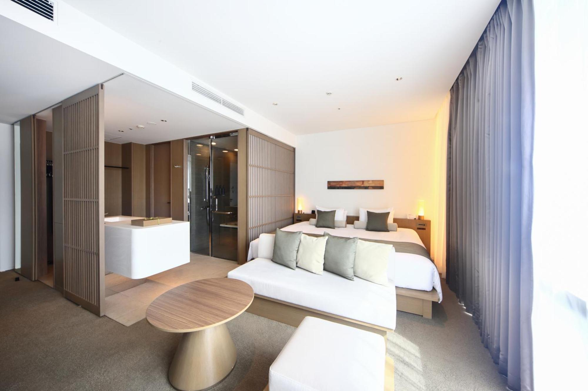 The Royal Park Hotel Iconic Kyōto Esterno foto A bedroom at The Standard