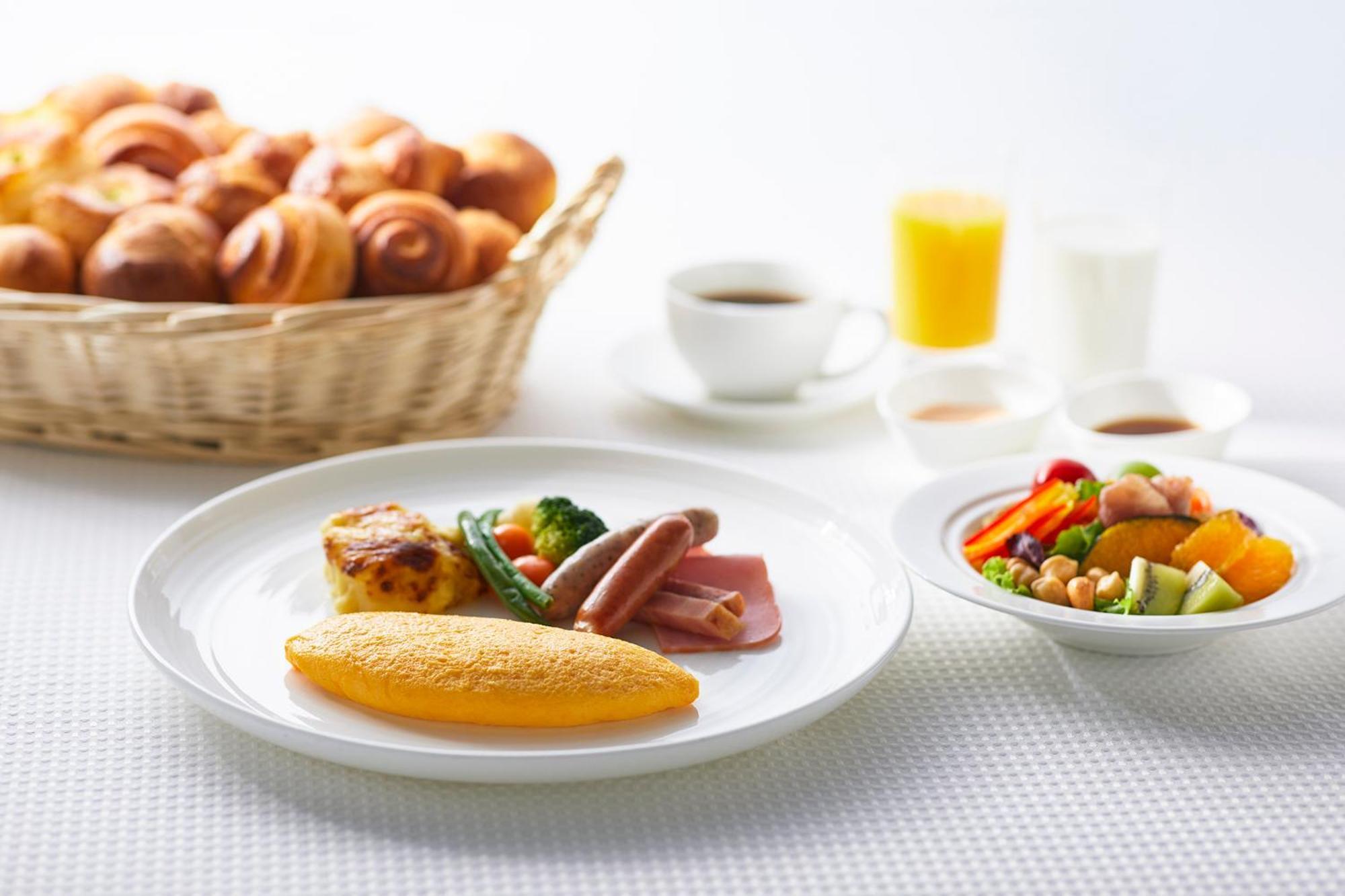 The Royal Park Hotel Iconic Kyōto Esterno foto A typical inflight meal